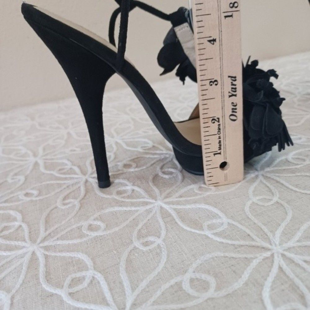 Colin Stuart Black Slingback Suede Flower Heels Sandals - Picture 16 of 16